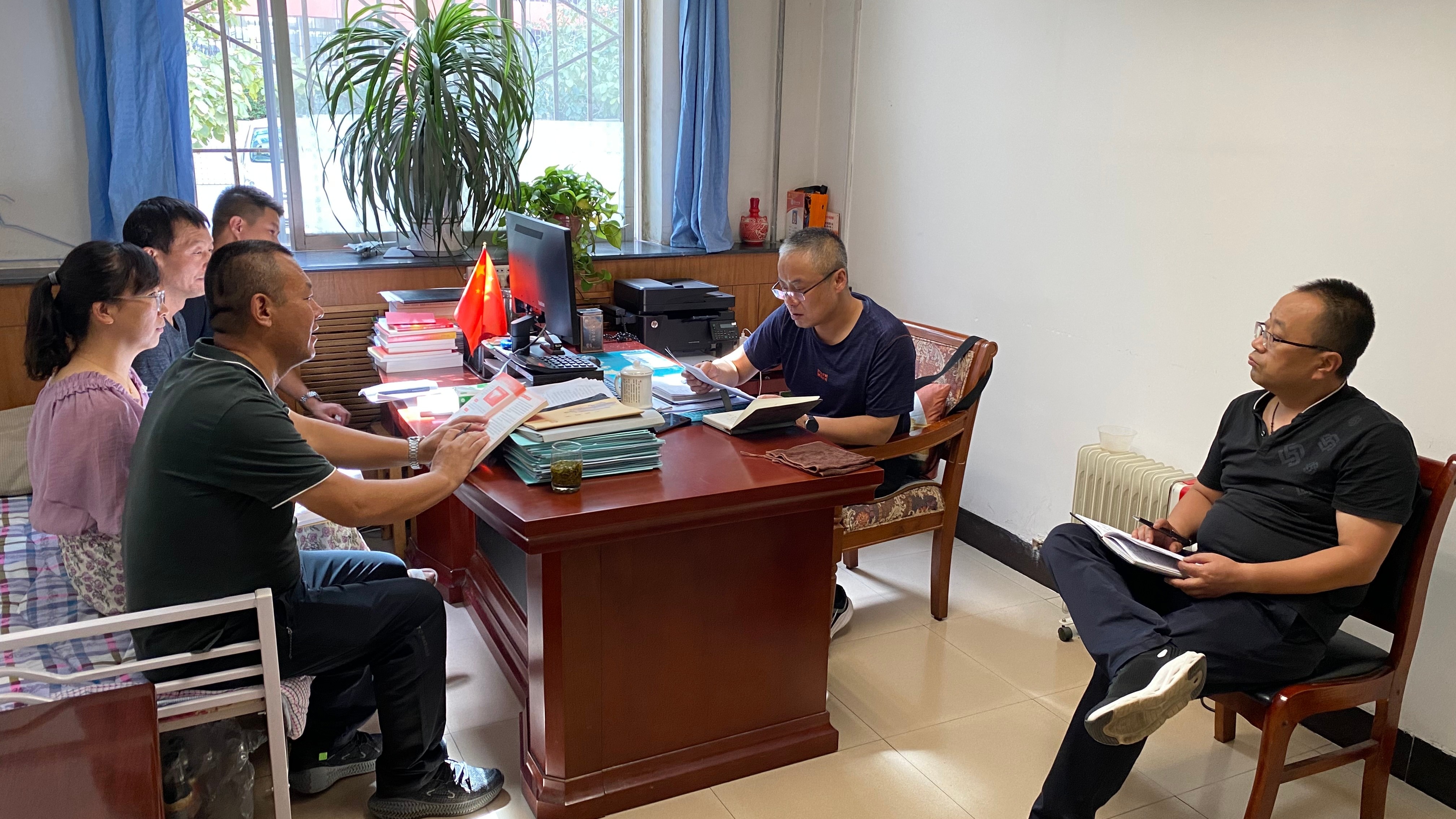 机关第七党支部组织全体党员...