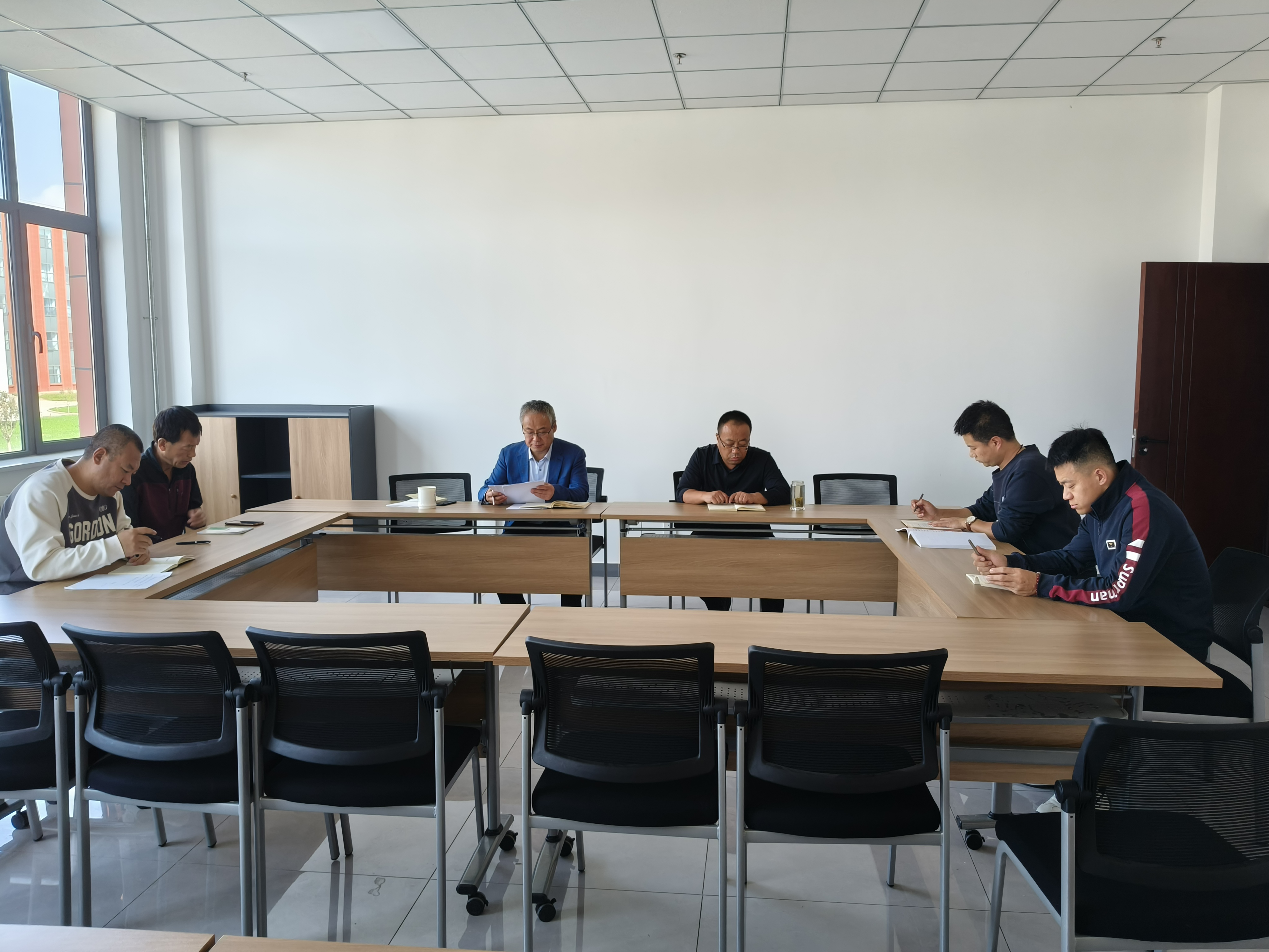 机关第七党支部组织党员召开...