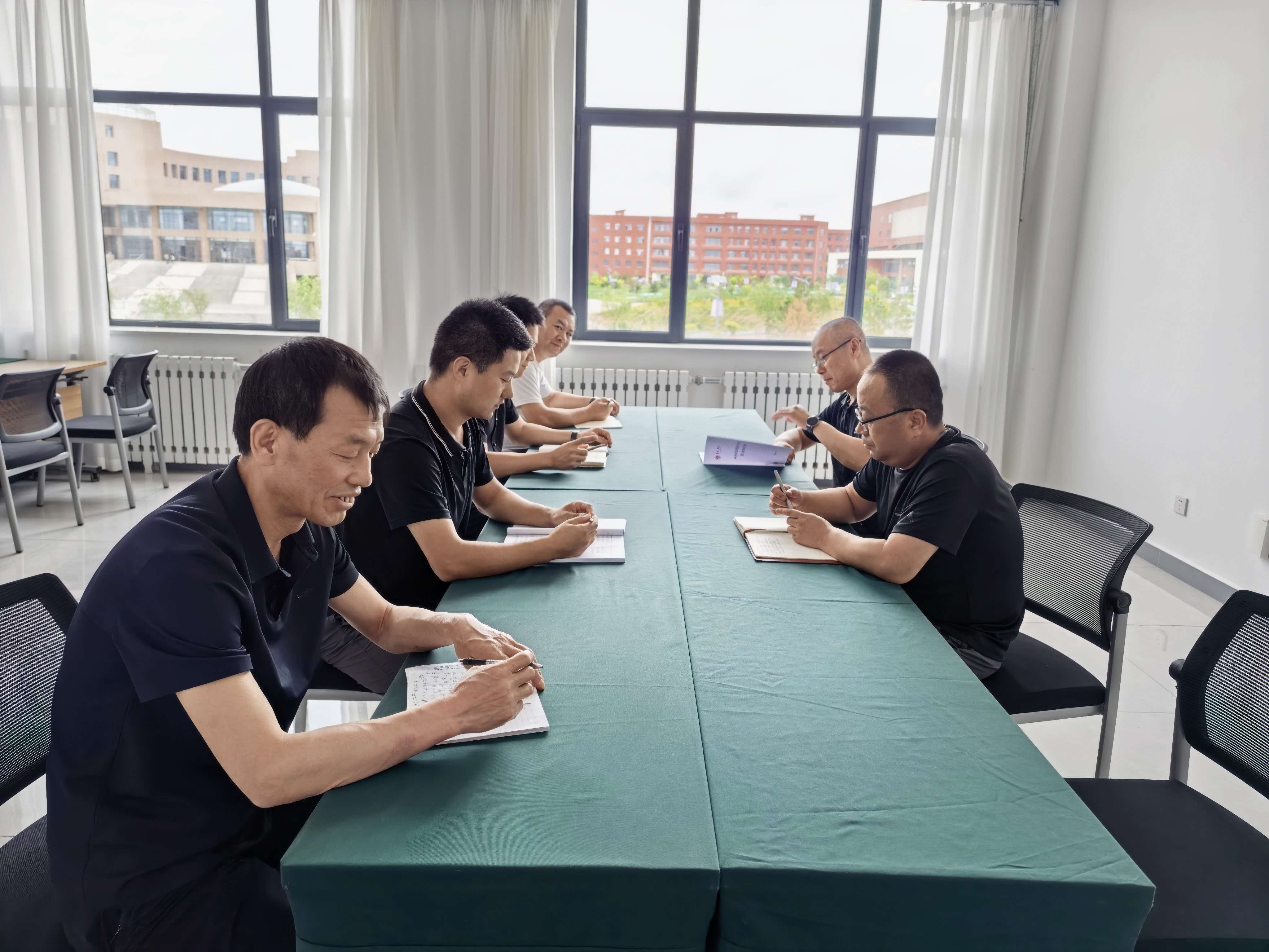 机关第七党支部组织党员开展...