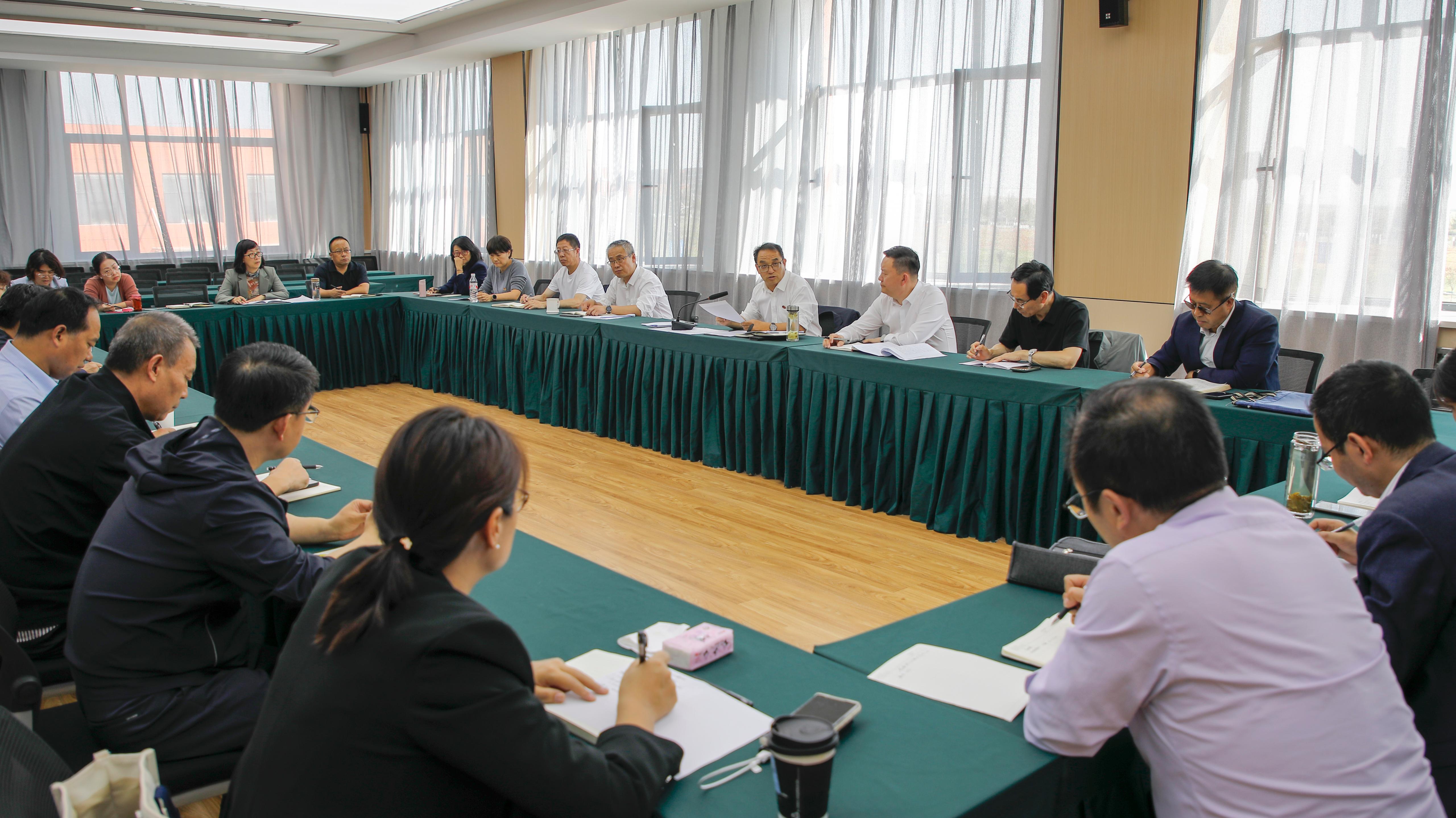 学校召开主动创稳暨校园安全专项整治工作推进会