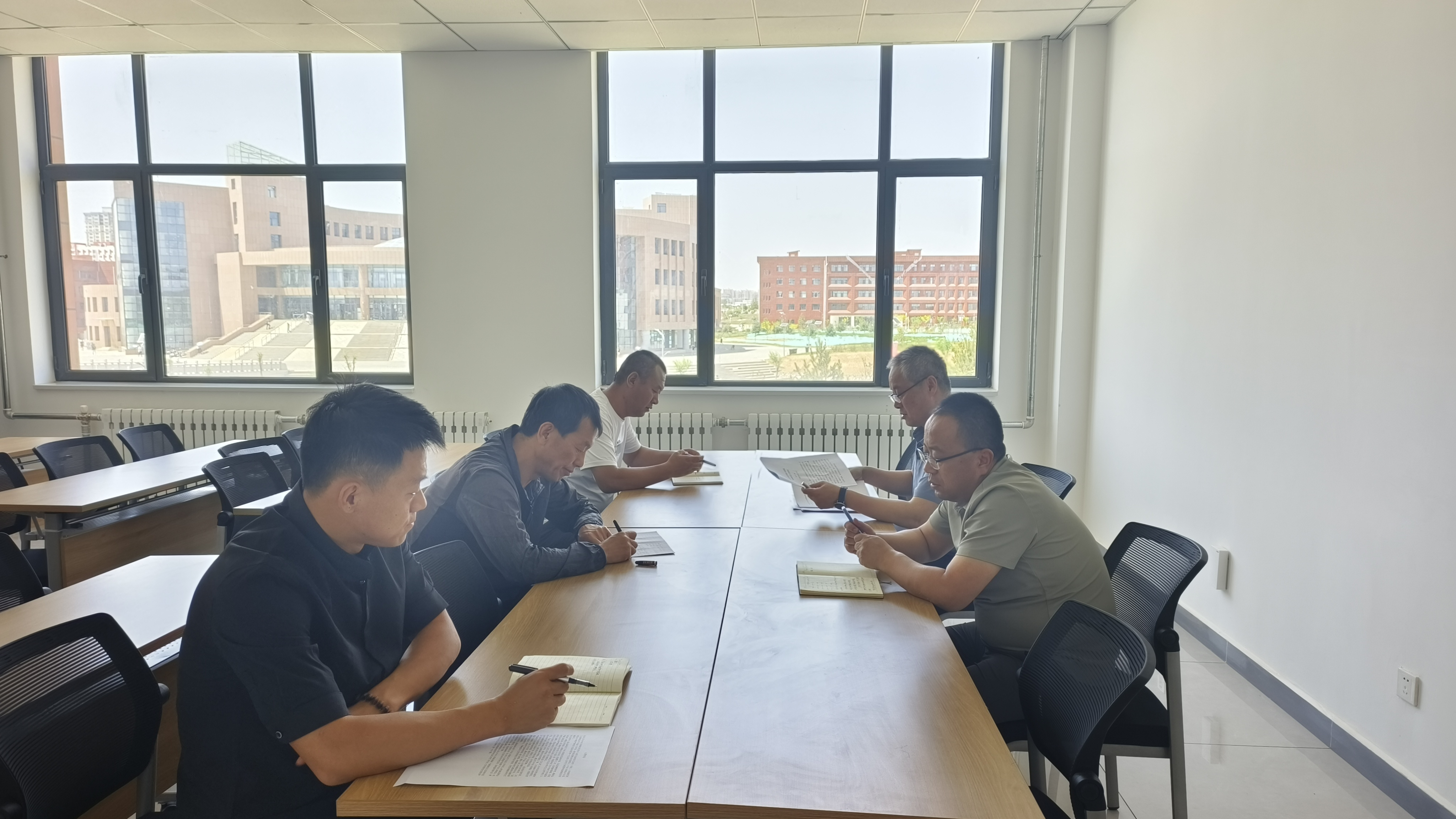 机关第七党支部组织召开党员大会